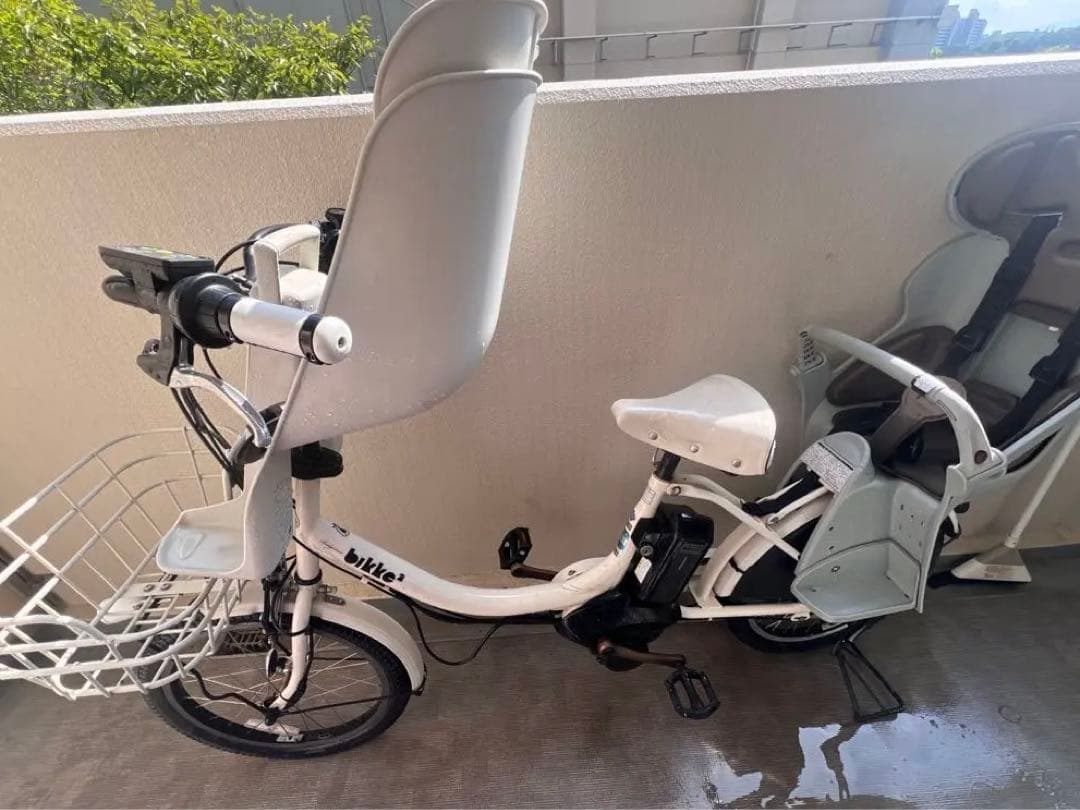 いちゃん⭐︎ビッケ⭐︎電動アシスト自転車 チャイルドシート付き ホワイト大阪