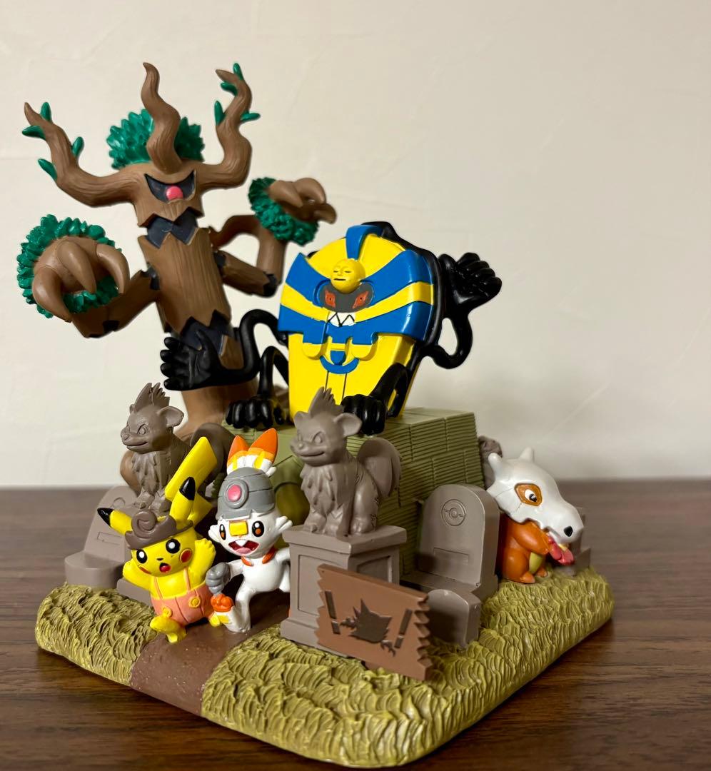 ポケモン 海外 フィギュア ハロウィン ピカチュウ デスカーン