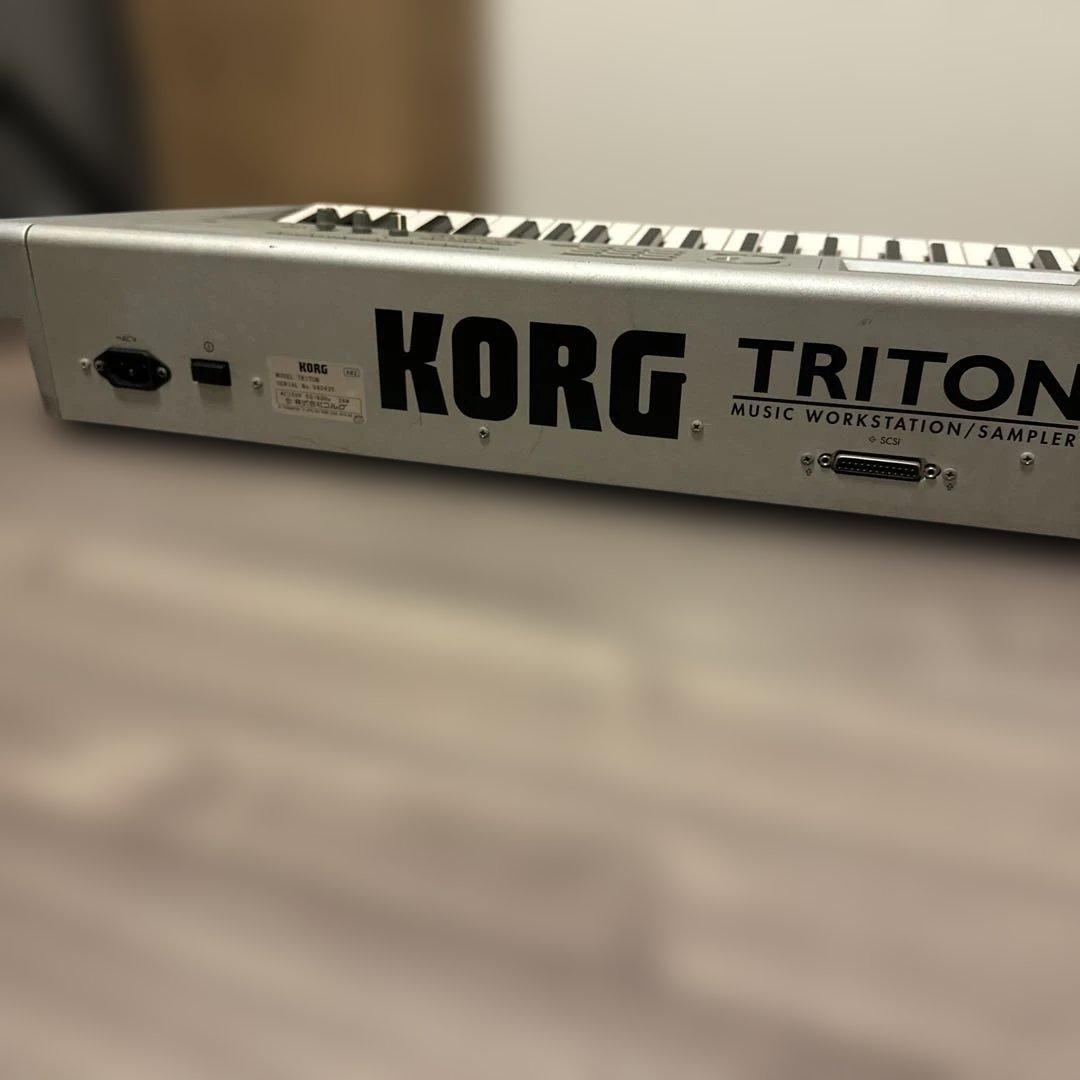 シンセサイザー KORG TRITON 61鍵