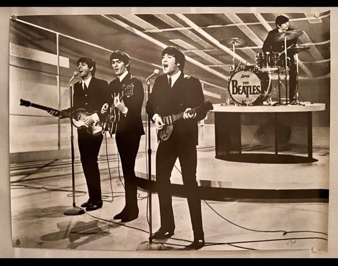 レア❗️貴重　The Beatles ビートルズ　ポスター　84cm×61cm