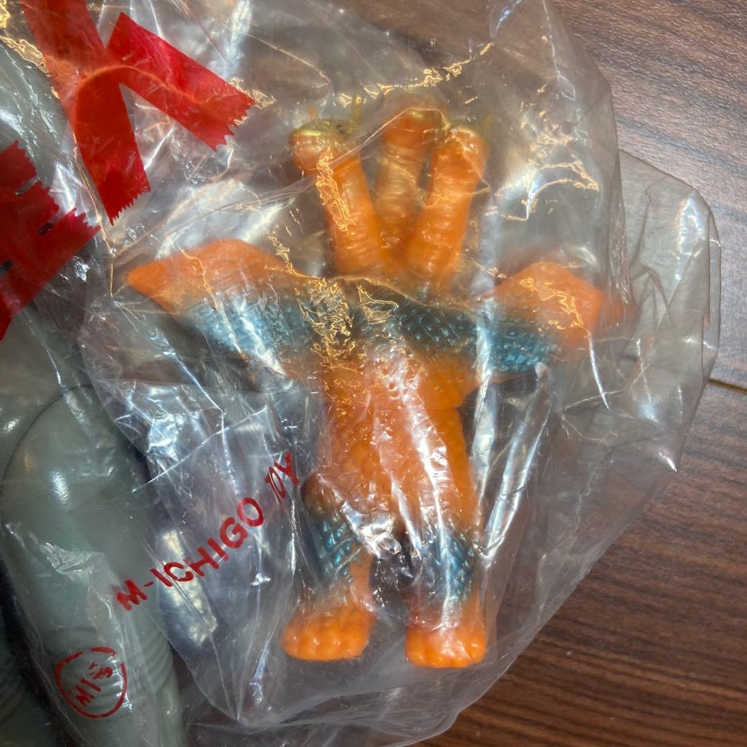 M1号 X星人 ミニキングギドラ付き 5781