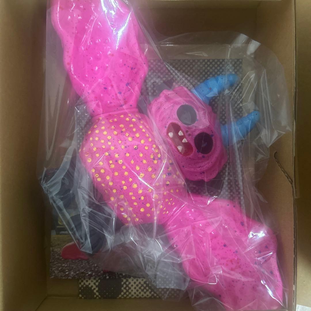 デハラユキノリ UMA モスマン ピンク