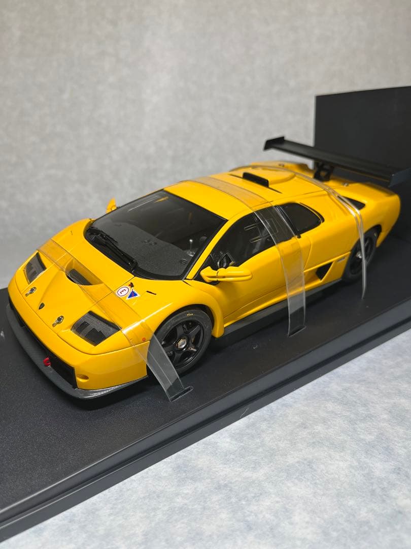 オートアート　ディアブロ　GTR スケール1/18 Diablo 黄色