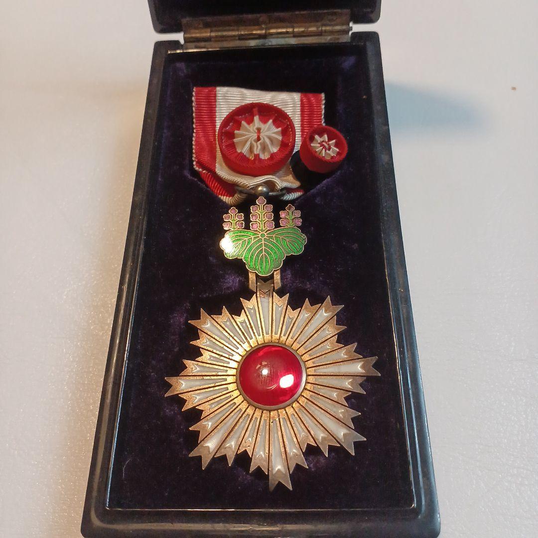 勲四等旭日小綬章