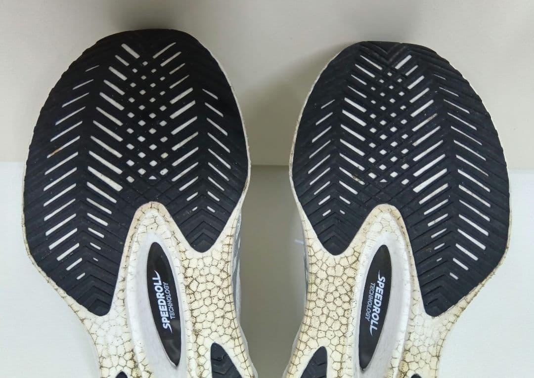 サッカニー　エンドルフィンプロ4　27.5cm