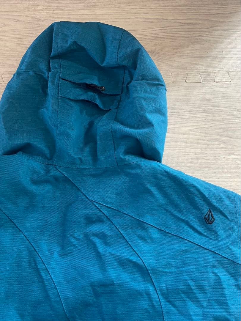 最終特別お値下げ❣️VOLCOMスノーボードウェア Lサイズ 上下セット　暖かい