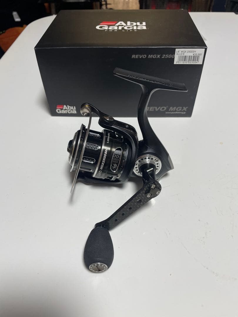Abu Garcia REVO MGX 2500 SHスピニングリール