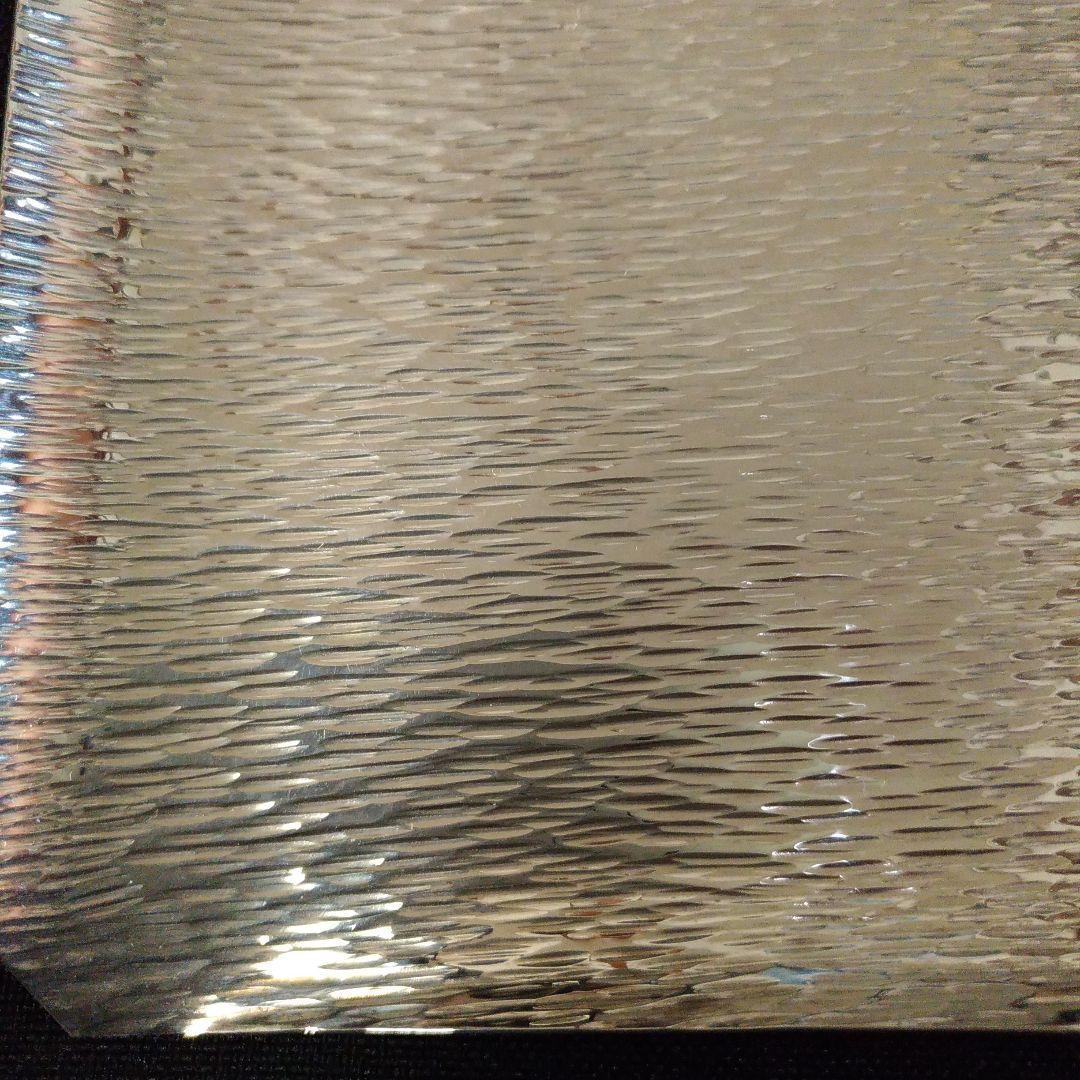 三越百貨店。銀製。シルバー製。お皿。鎚目模様。73.7g。中古品。