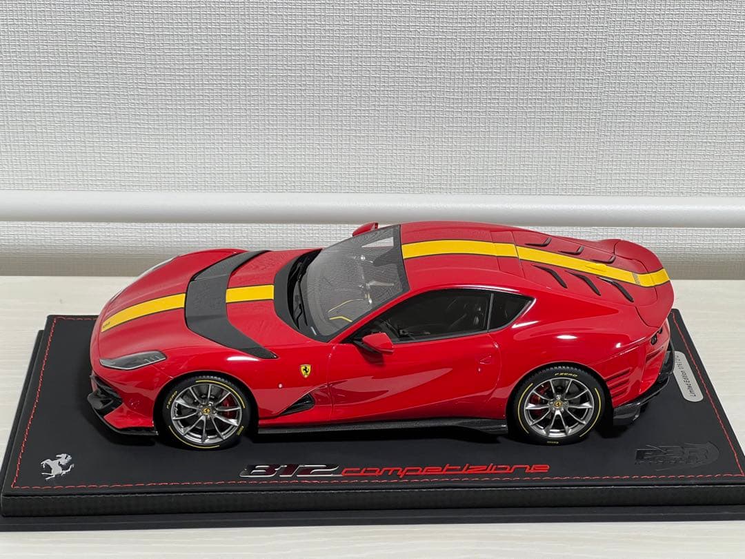 Ferrari 812 Competizione ミニカー 1/18 BBR
