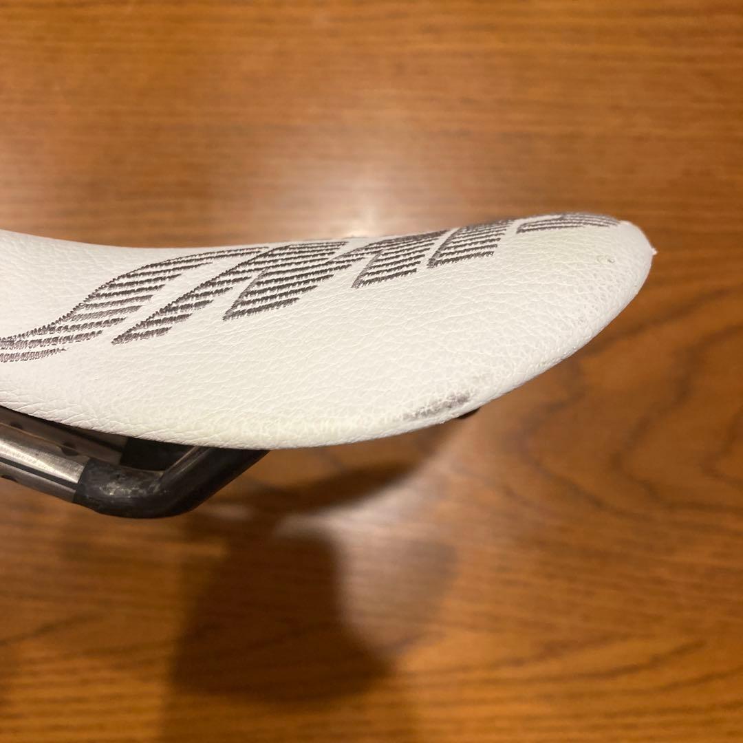 Selle SMP Forma サドル ホワイト　カーボンレール