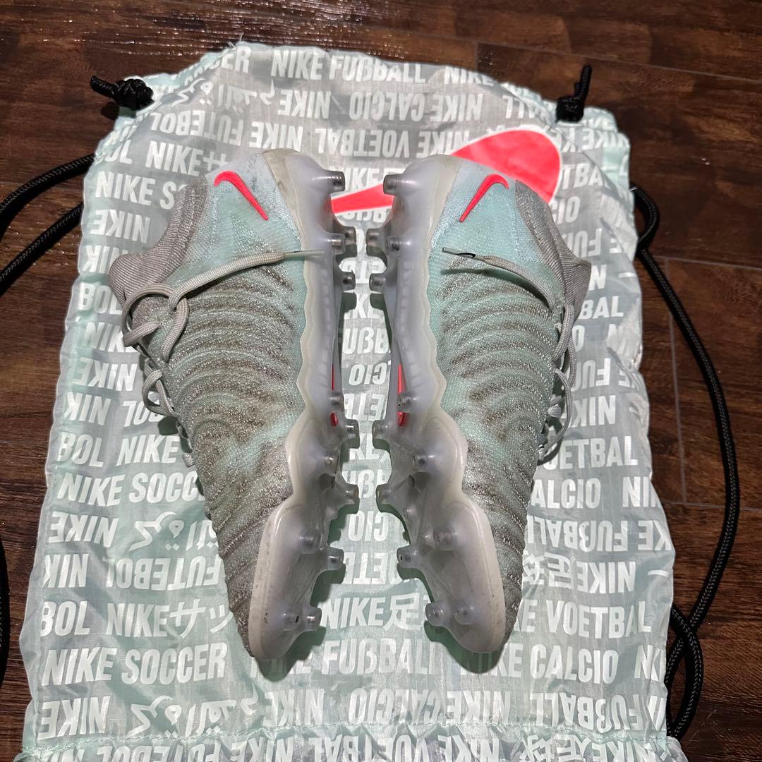 期間限定値下げ！　24.0cm ナイキ　ファントムGX2 エリートAGプロ