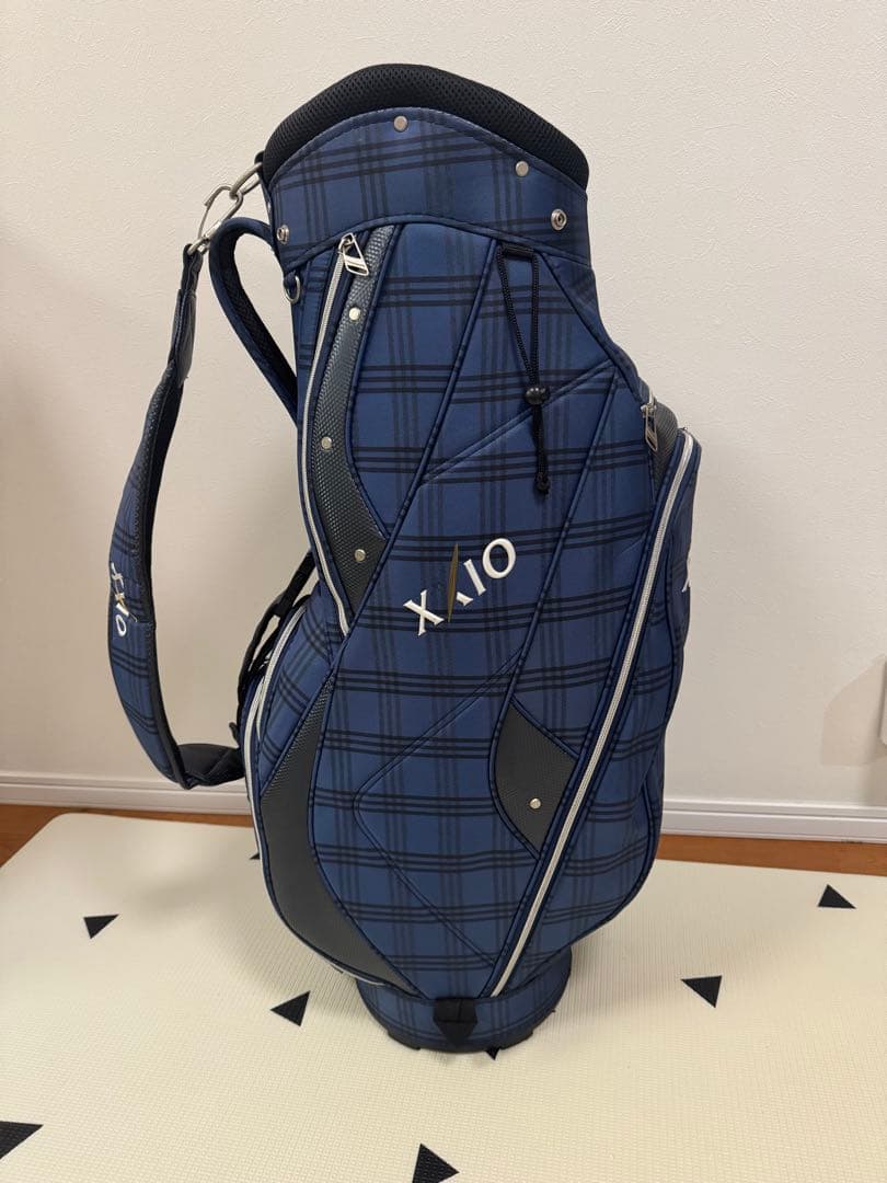【送料無料】ヘッドカバー有　XXIO キャディバッグ GGC-X105