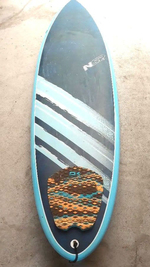 送料込み　NSP 6.6　ミッドレングス　フィン付き