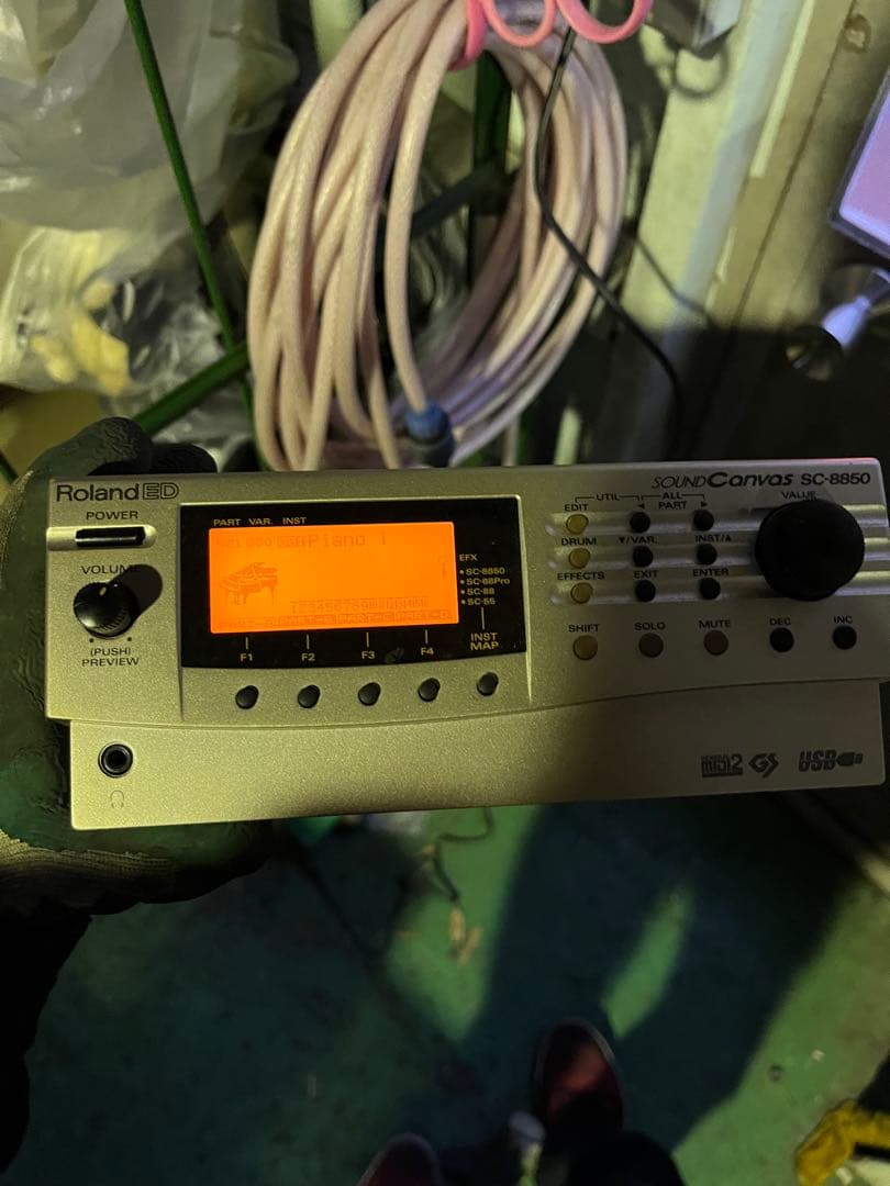 中古品　Roland SC-8850 音源モジュール　ローランド