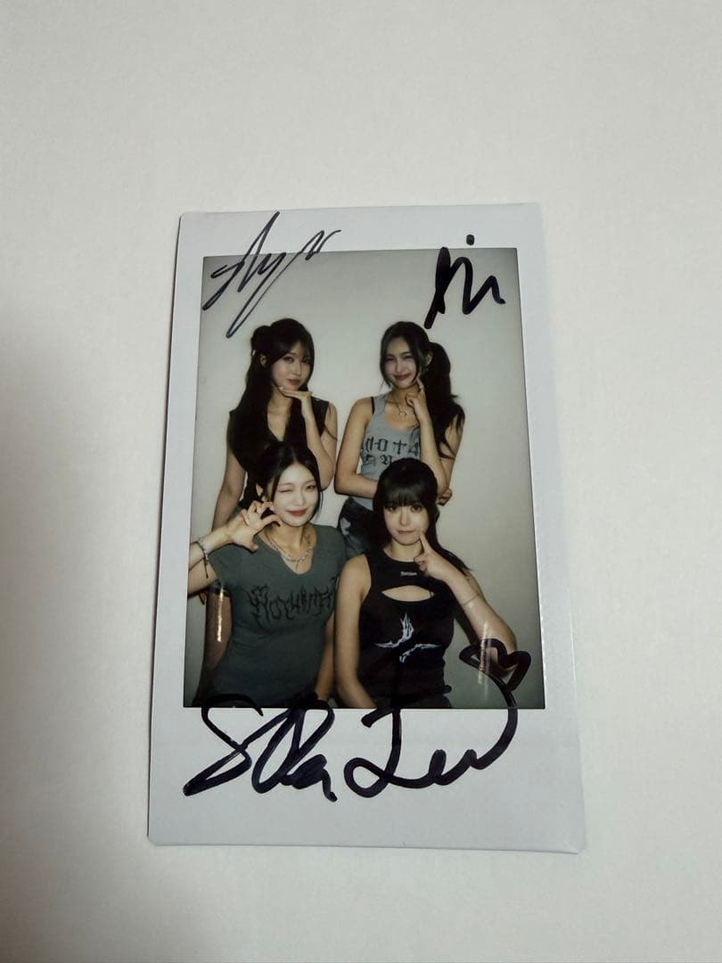 everglow メンバー全員直筆サイン入りチェキ