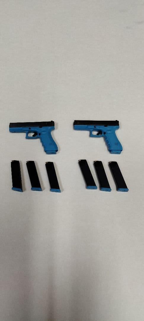 １／６　フィギュア用！DAM TOYS　訓練用グロッグ本体２ケ＋マガジン６本