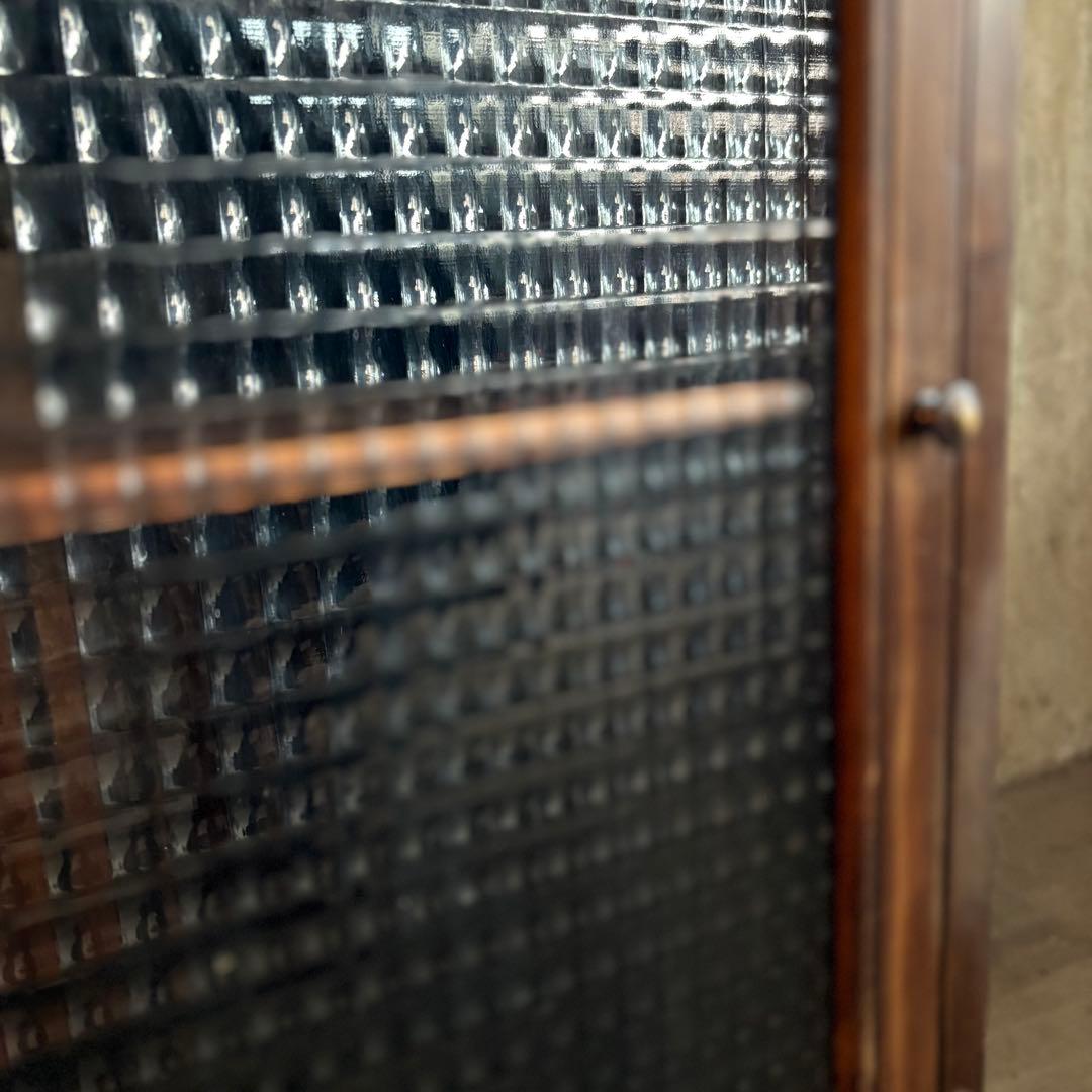 チェッカーガラスのミニキャビネット　収納棚