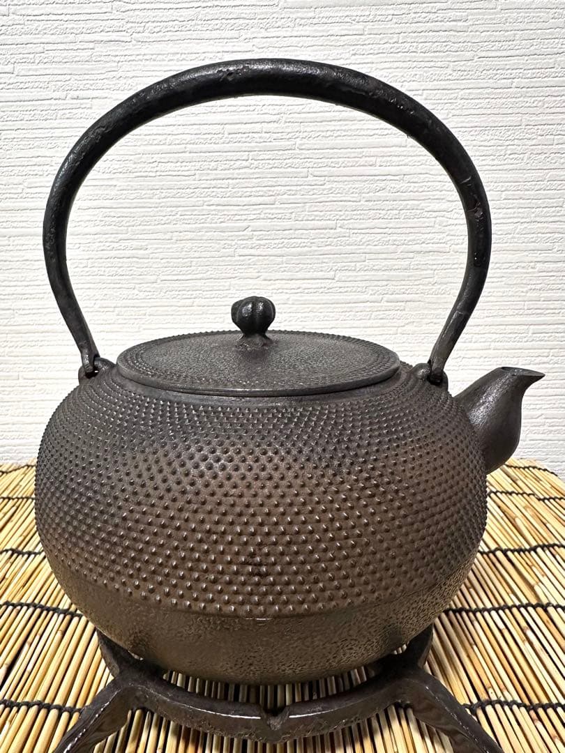 未使用品　南部松雲堂造　１５型アラレ　鉄瓶　南部鉄瓶　南部鉄器　鉄瓶