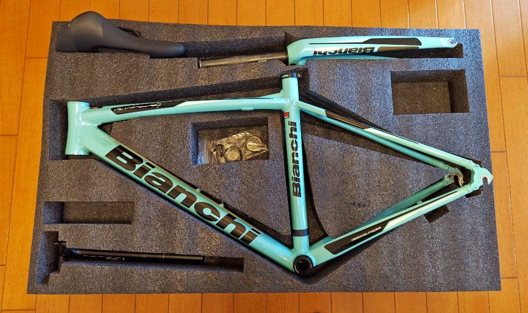 な*ん様 2020年　Bianchi via nirone7 フレーム、サドル