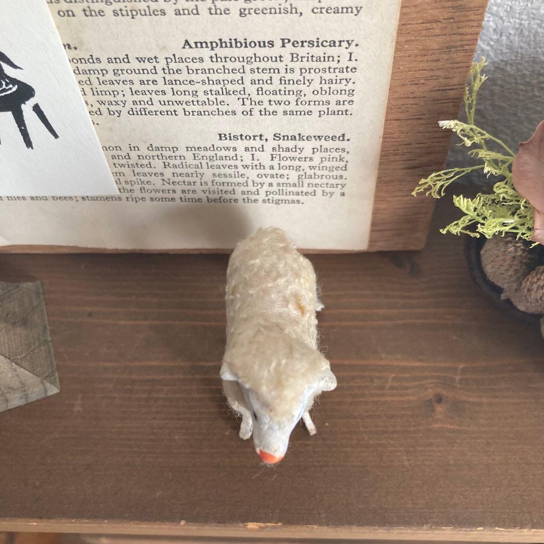 【希少】ドイツアンティーク　儚げな羊さん　A