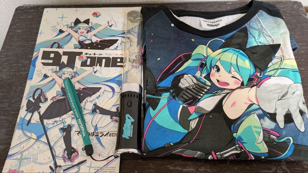 マジカルミライ2016 TシャツMサイズとペンライト