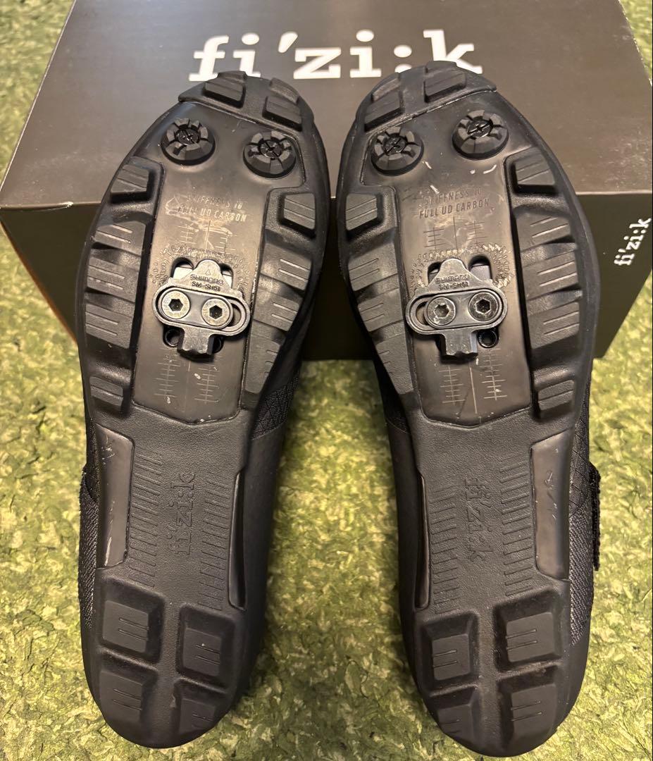 フィジーク FEROX CARBON ブラック シューズ