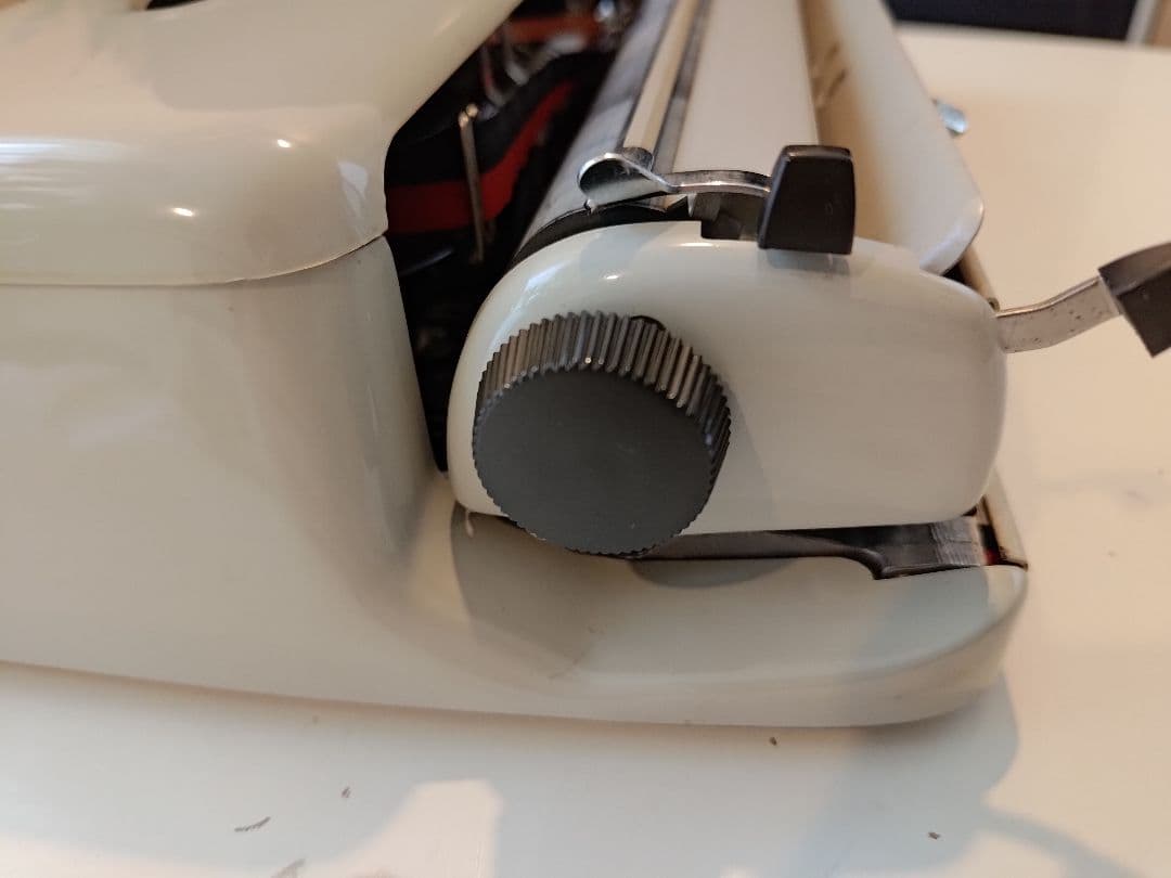 【完動品】TRIUMPH Tippa タイプライター（ドイツ製）ケース付き