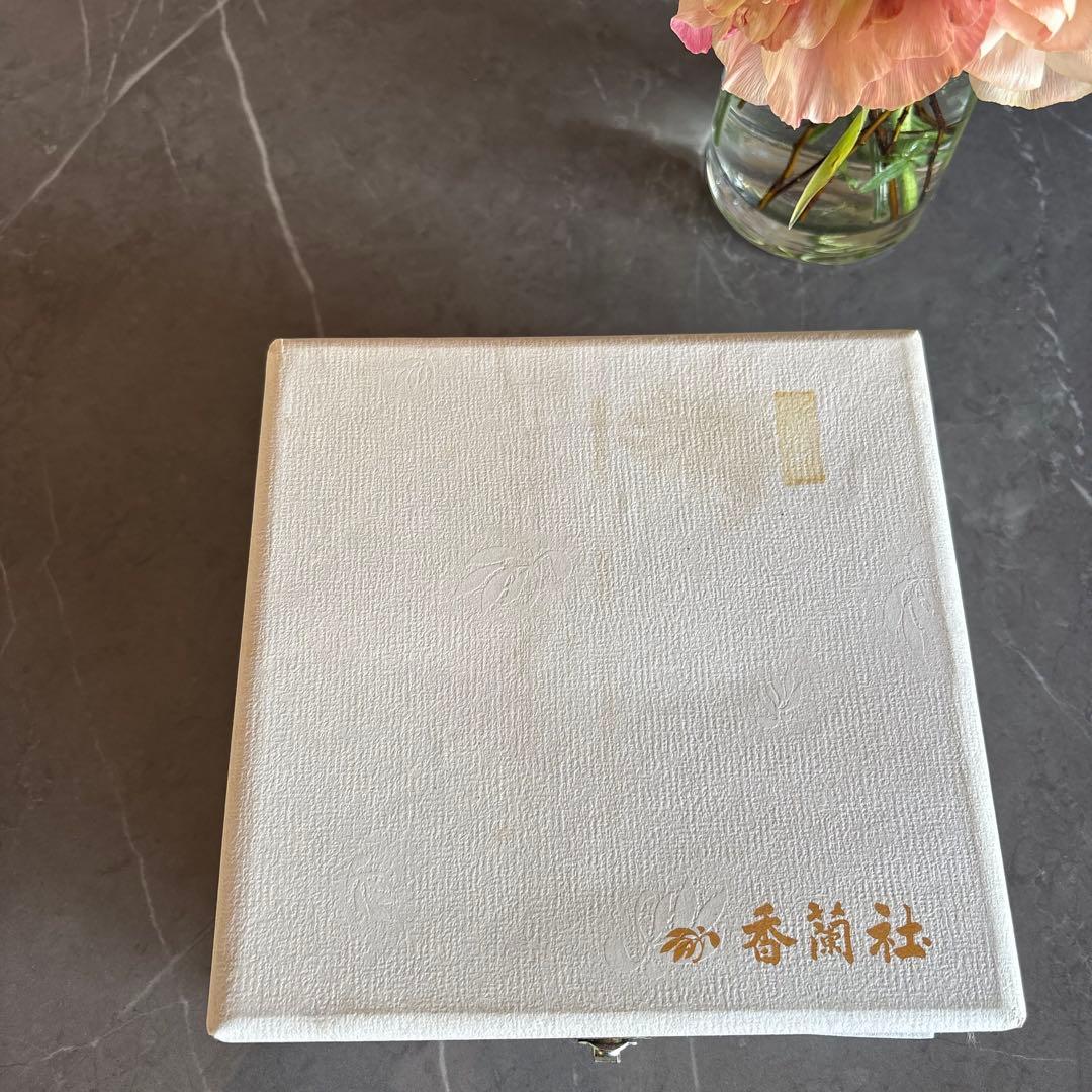 香蘭社 有田焼 白磁 レリーフ皿 5枚 共箱付き 百貨店贈答品