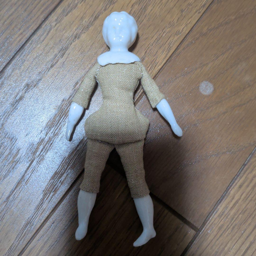 チャイナ人形　陶器製ドール