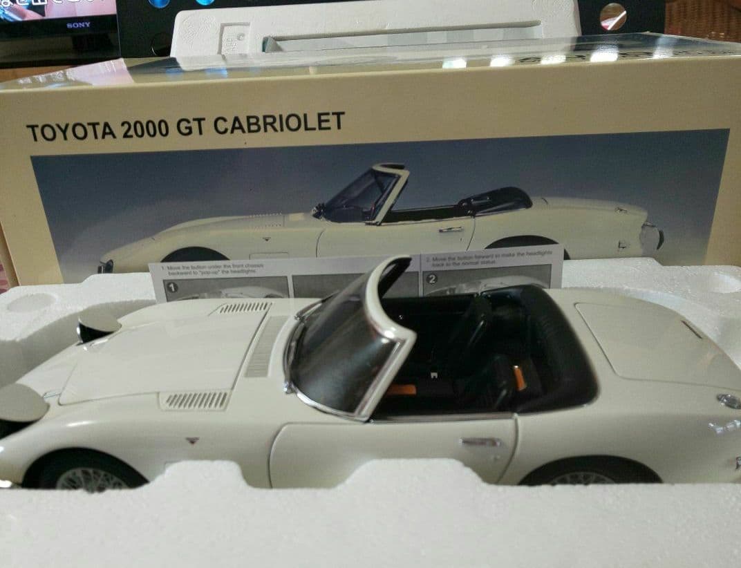 1:18ミニカー☆AUTOart トヨタ2000GTカブリオレ