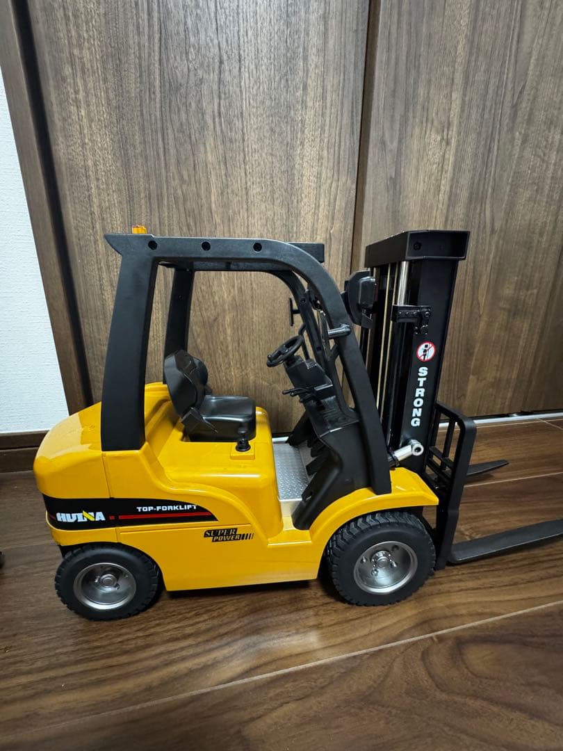 ホビーラジコン HUINA TOP FORKLIFT 1577 1:10
