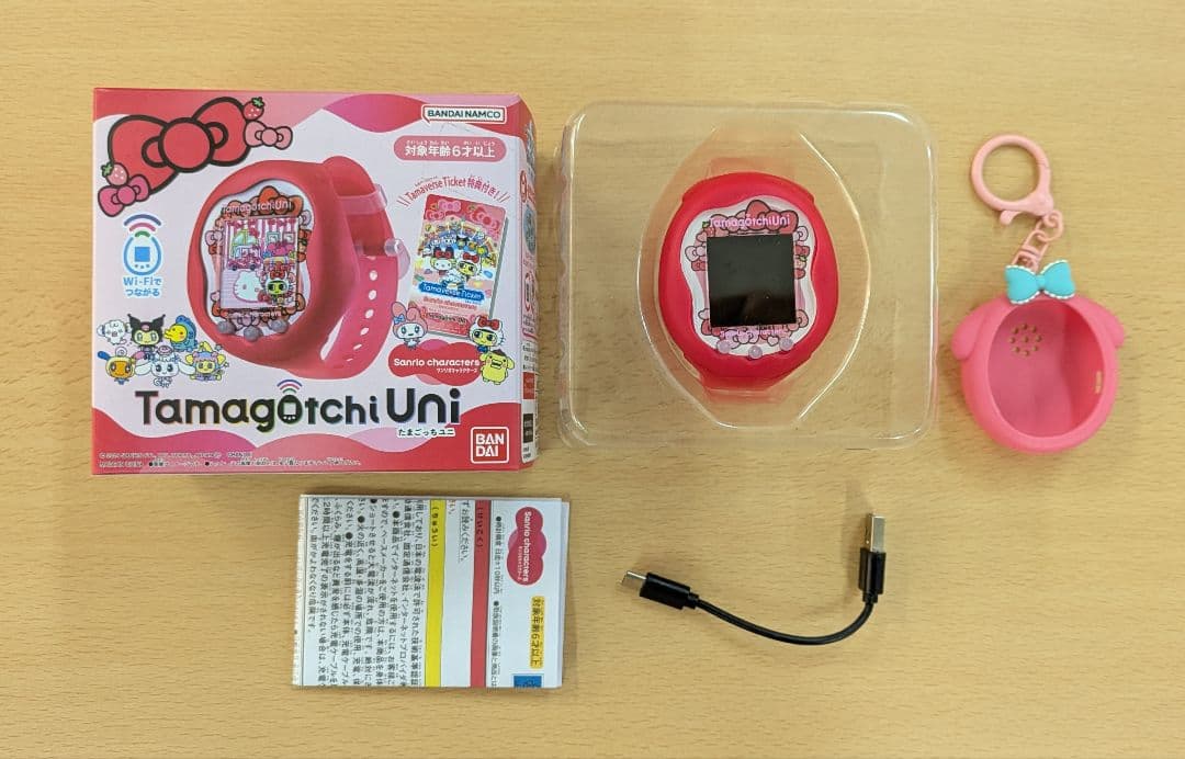 Tamagotchi Uni サンリオキャラクターズ・ケース付き