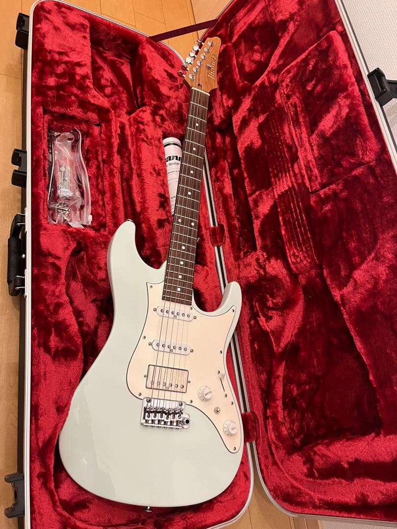 Ibanez AZ2204NW MGR 美品ストラトエレキギター