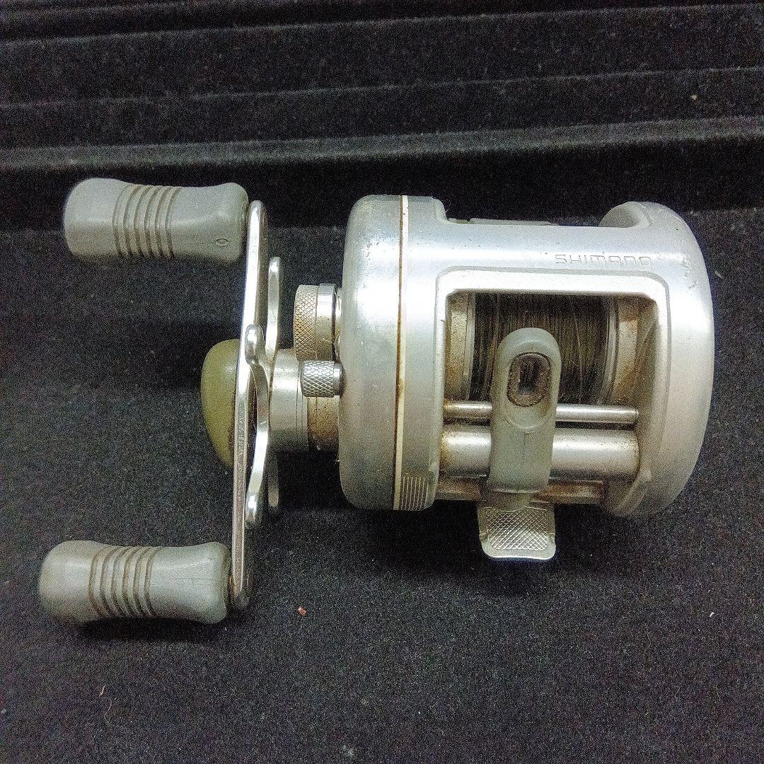 SHIMANO カルカッタ　リール