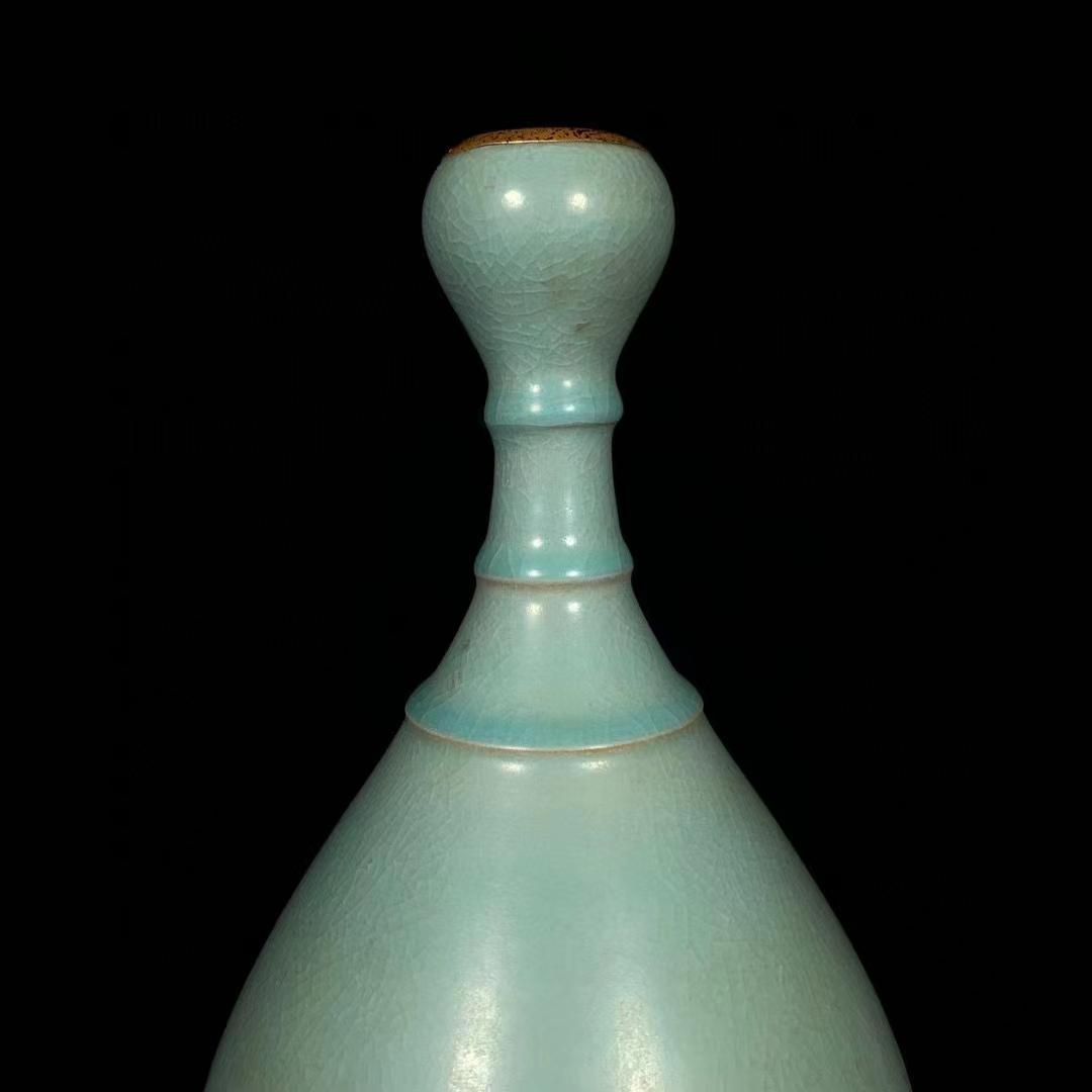 中国古美術・旧蔵の磁器・包金ニンニクの瓶・14x29cm・置物・書道・文房具