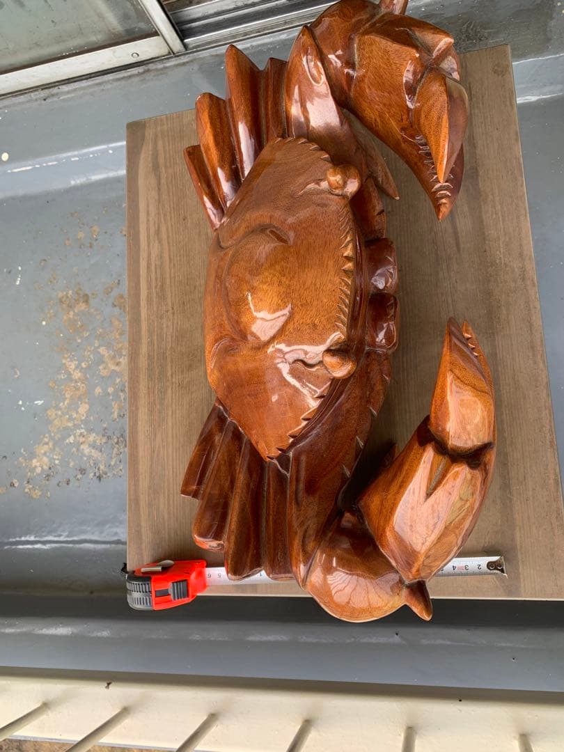 手彫りカニの木彫りオブジェ