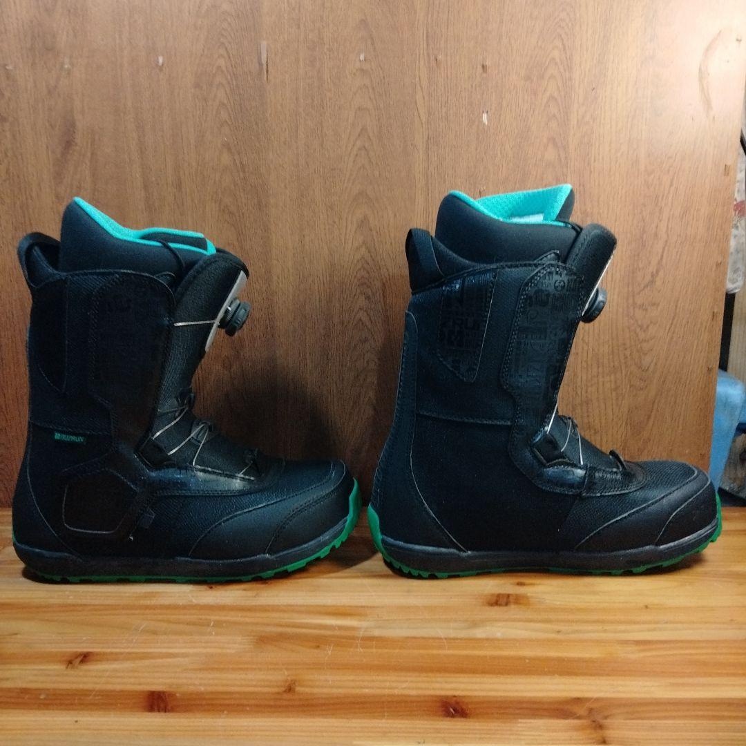 美品 BUZRUN　スノーボードブーツ　 26027