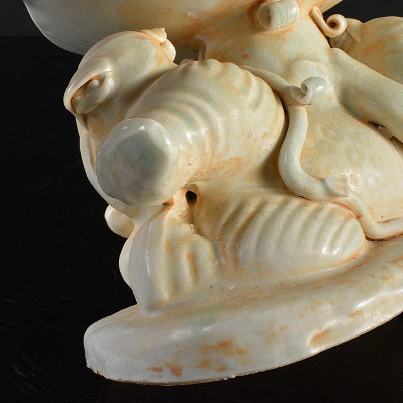 中国　粉青釉　蓮に唐子　枕　置物　V　R6278