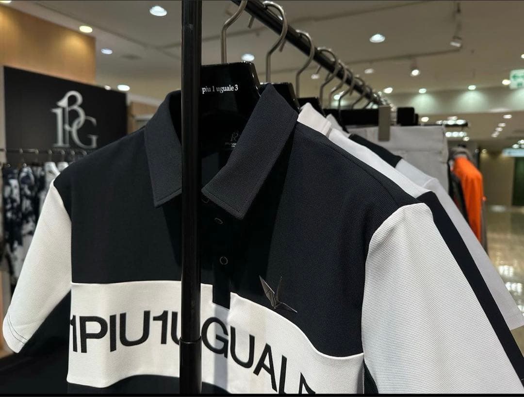 1PIU1UGUALE3 ウェア新品未使用ポロシャツ表参道ヒルズ限定デザイン