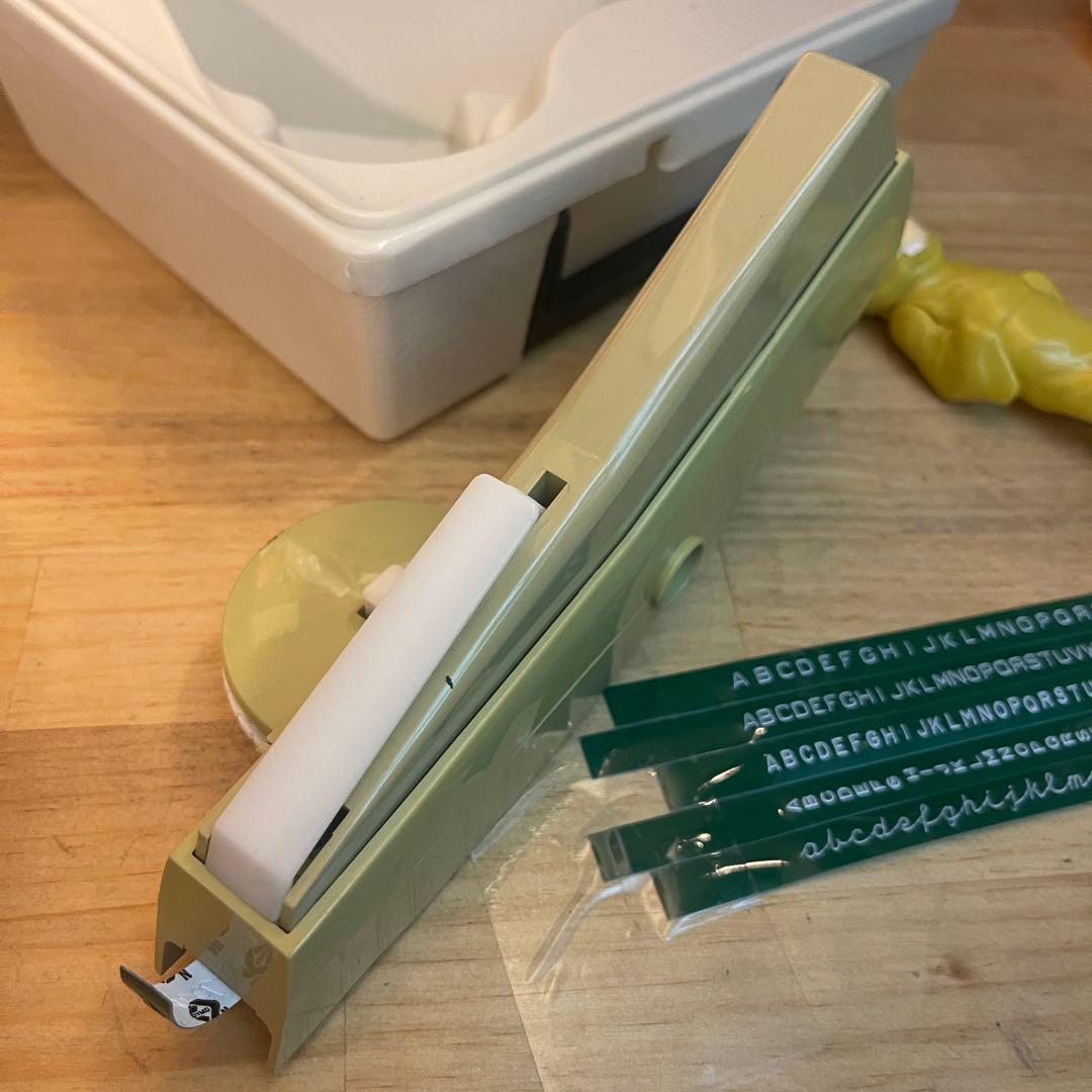 ■製品保証■ 【繋がる筆記体・文字盤4個】ダイモ M-6 DYMO 171-1