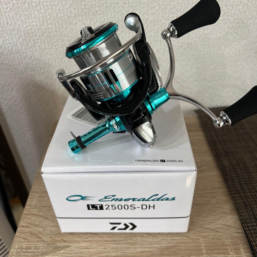 エメラルダスLT 2500S-DH リール スタンド付