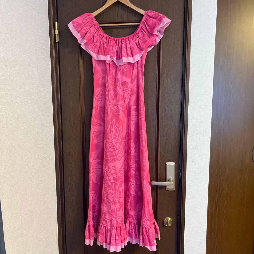 【超美品 一度着用のみ】ピンク フリル付き ムームードレス 上品 ハワイメイド