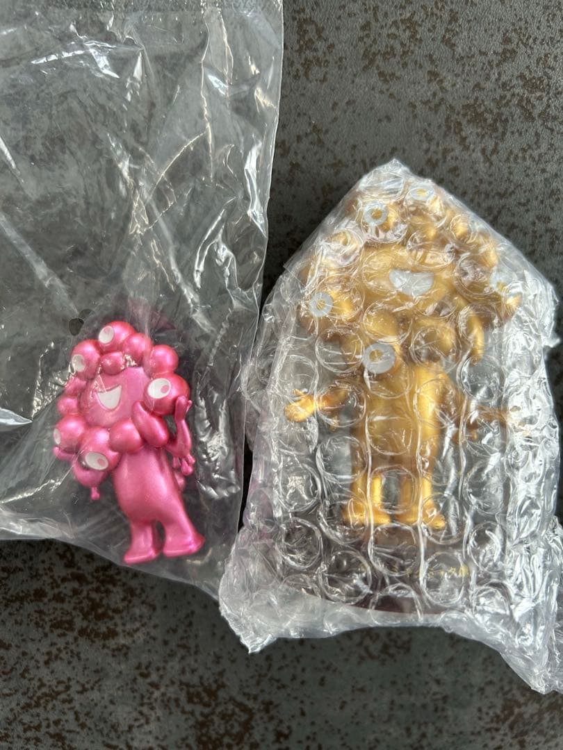 ミャクミャク フィギュア　２体セット