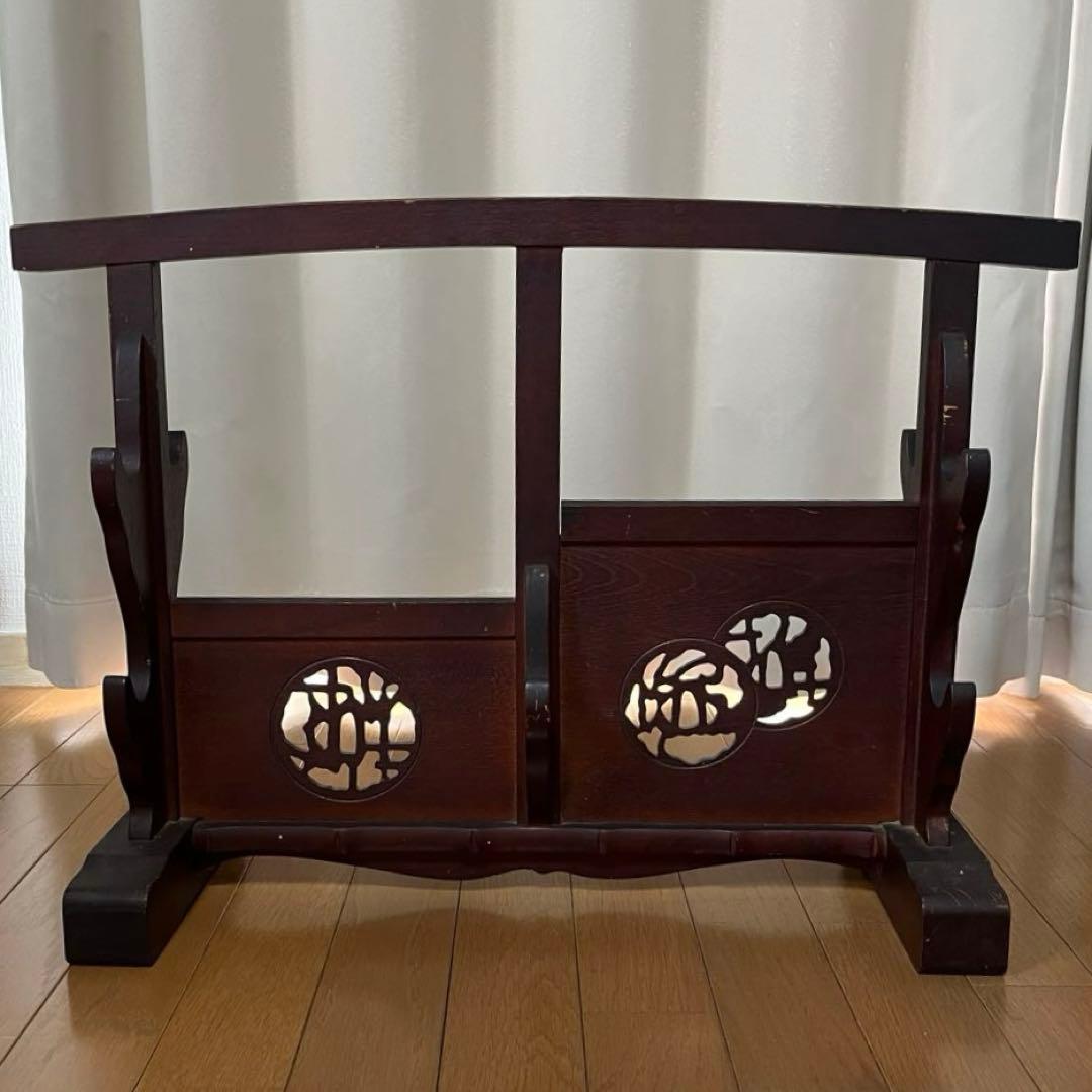 蔵出し　鍔透かし彫り 刀掛け 四振掛