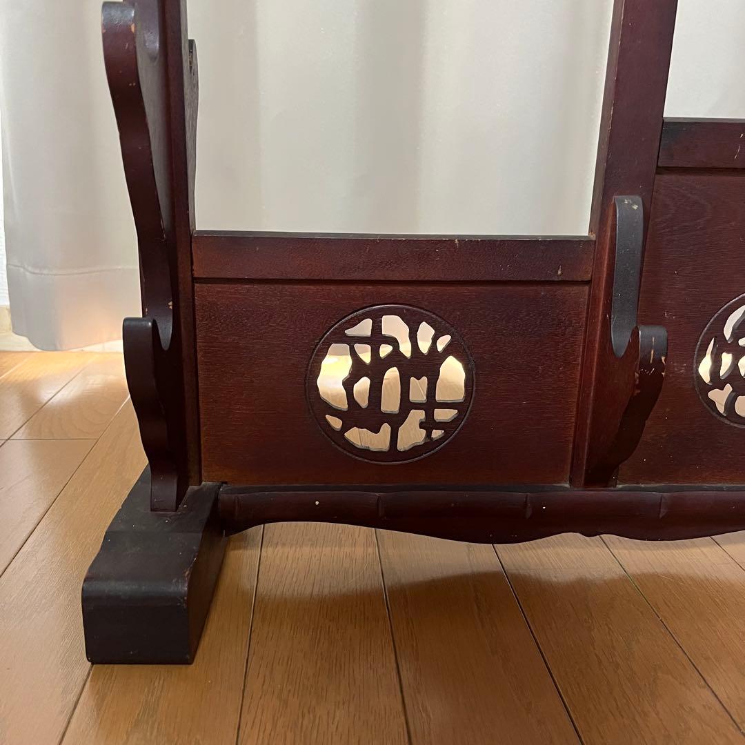 蔵出し　鍔透かし彫り 刀掛け 四振掛