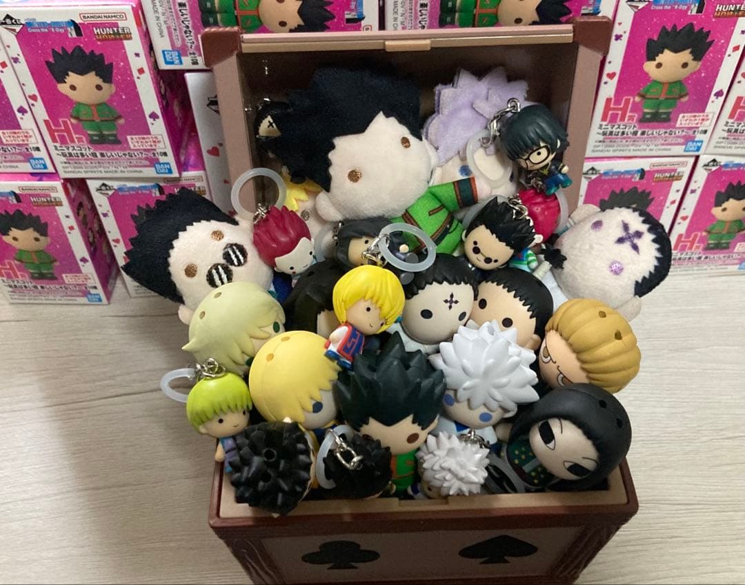 ハンターハンター　ヒソカのおもちゃ箱　めじるしアクセサリー USJ マスコット