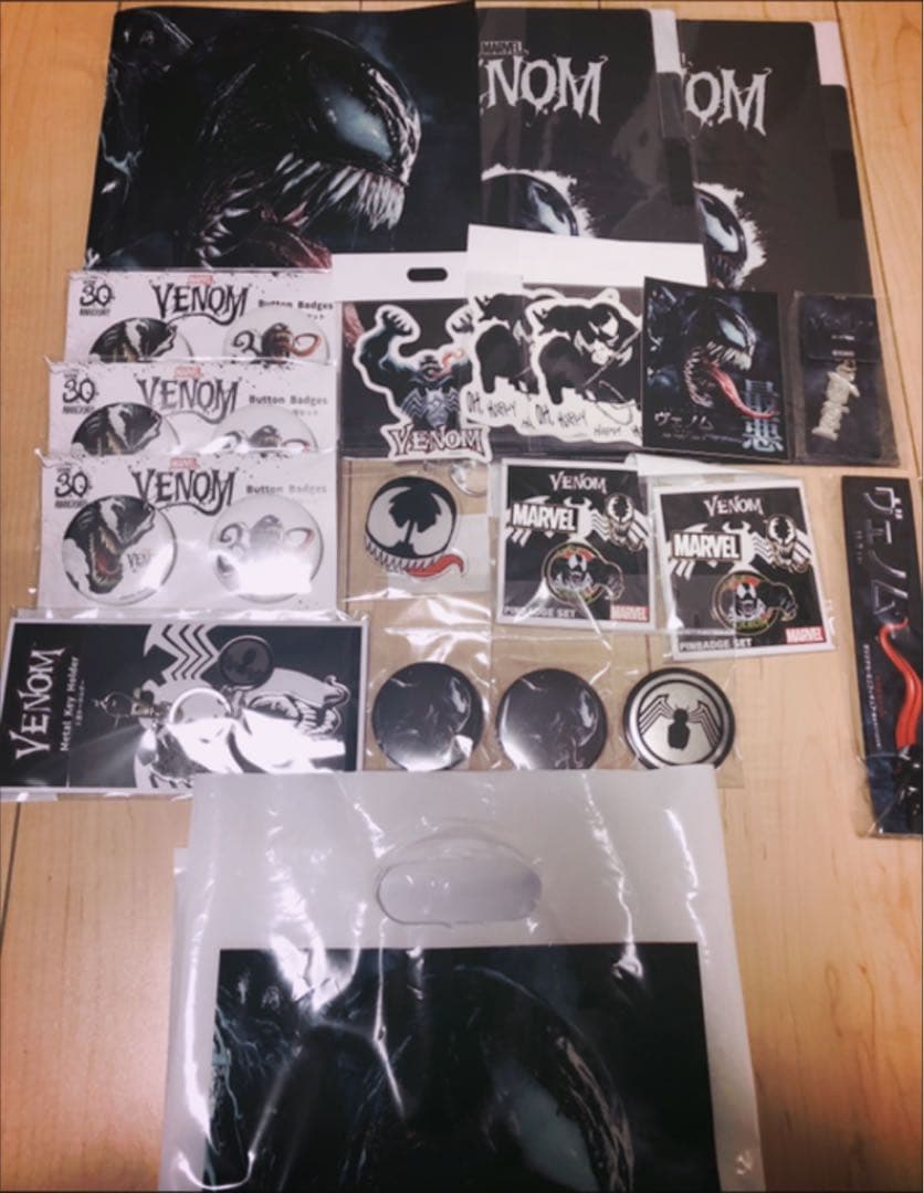 ヴェノム パンフレット キーホルダー 缶バッジ ステッカー ピンズ ファイル