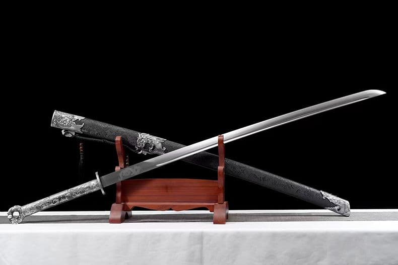 [戚刀] 繍春刀 牛尾刀 苗刀 手鍛造打 古兵器 武具 刀装具 護身工具 両手刀