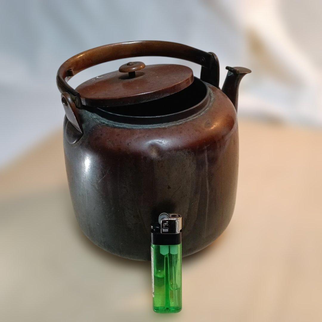 155..金属製 茶釜 中型 取っ手付き 極小品、絵画のモチーフ使用する