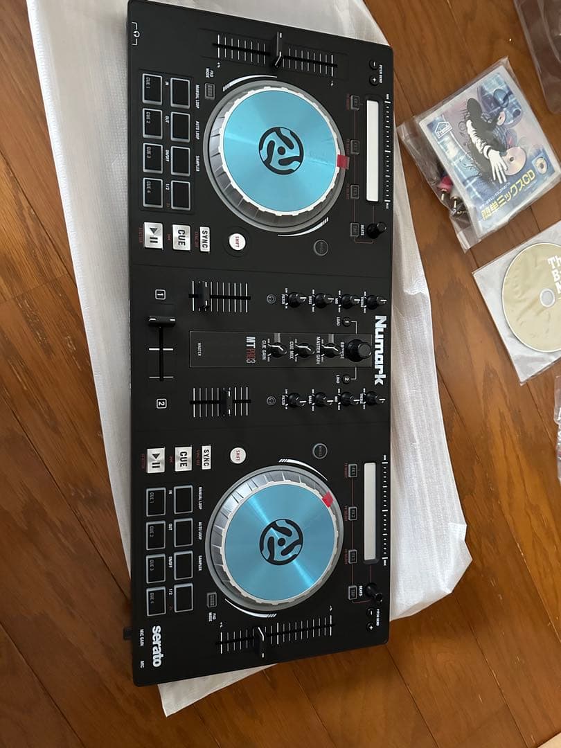 Numark Mixtrack Pro 3 DJコントローラー